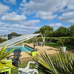 De Kernaet Avec Piscine Hébergement de vacances